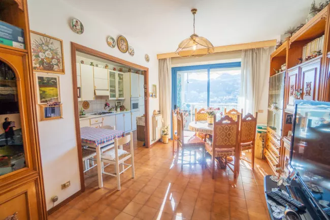 Ventimiglia, ampio appartamento in vendita - foto 4