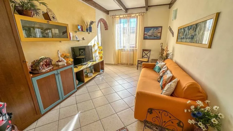 Cipressa, appartamento ristrutturato - foto 3