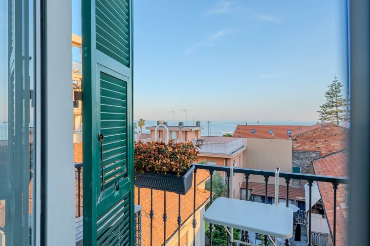 Bordighera: Zweizimmerwohnung mit Meerblick, nur 2 Minuten vom Meer und vom Zentrum entfernt! - foto 3