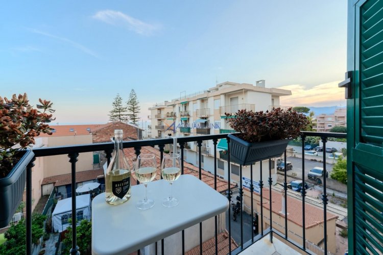 Bordighera: Zweizimmerwohnung mit Meerblick, nur 2 Minuten vom Meer und vom Zentrum entfernt! - foto 18
