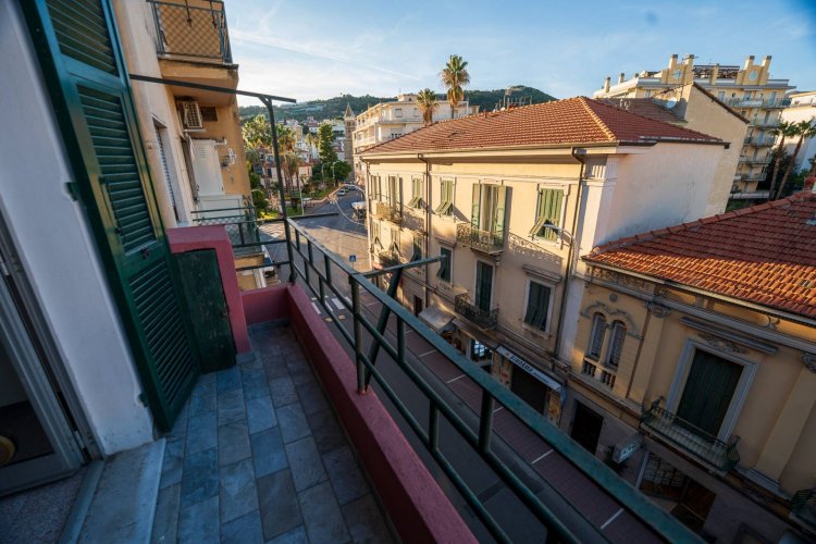 Arma di Taggia, quadrilocale sul mare - foto 2