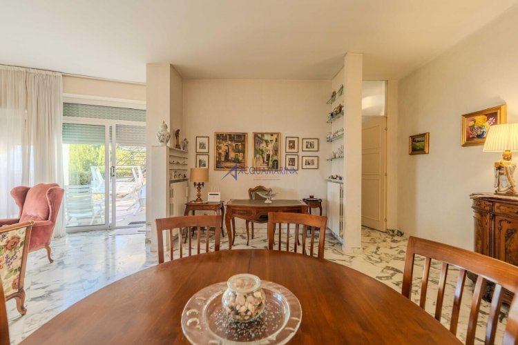 BORDIGHERA : VILLA AVEC VUE SUR LA MER à louer en centre-ville ! - foto 12