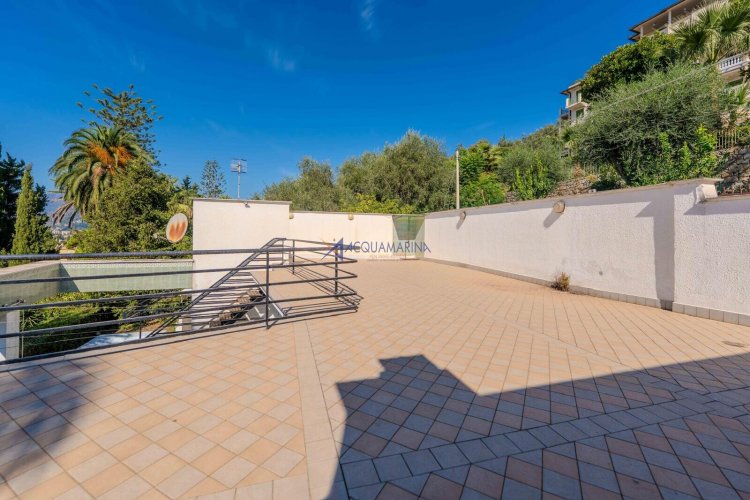 BORDIGHERA : VILLA AVEC VUE SUR LA MER à louer en centre-ville ! - foto 28