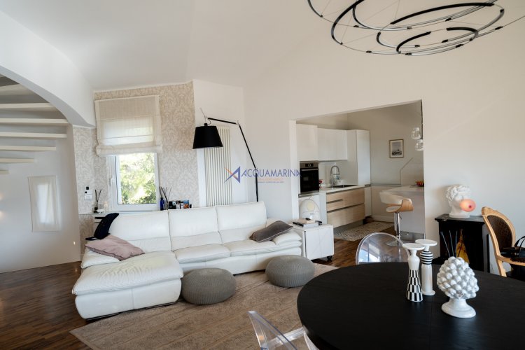 Cipressa : villa jumelée de prestige avec vue sur la mer, piscine et parc. - foto 4