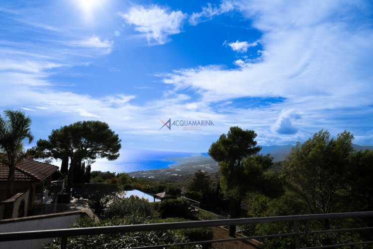 Cipressa : villa jumelée de prestige avec vue sur la mer, piscine et parc. - foto 8