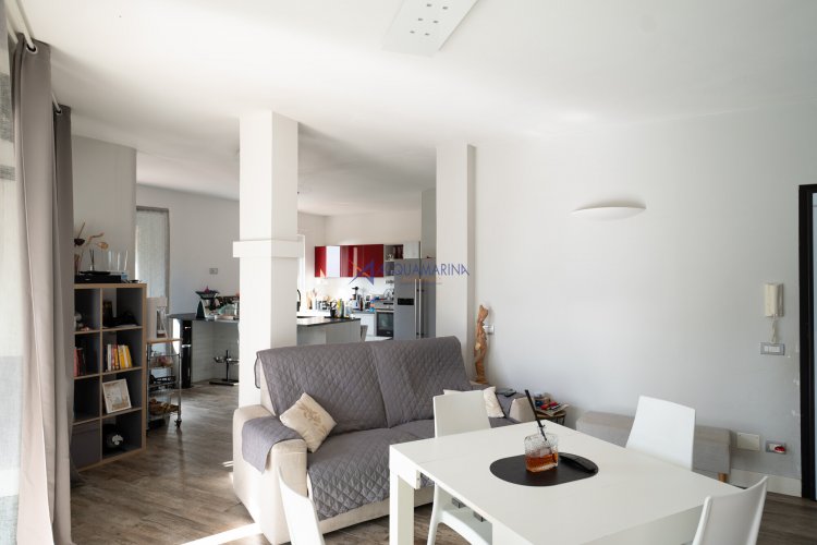 Cipressa : villa jumelée de prestige avec vue sur la mer, piscine et parc. - foto 10