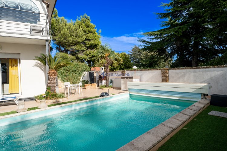 Cipressa : villa jumelée de prestige avec vue sur la mer, piscine et parc. - foto 14