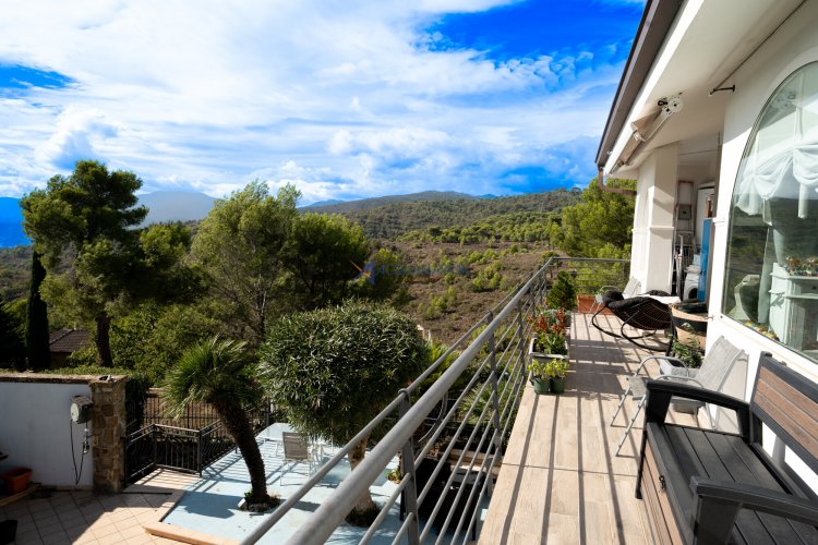 Cipressa : villa jumelée de prestige avec vue sur la mer, piscine et parc. - foto 22