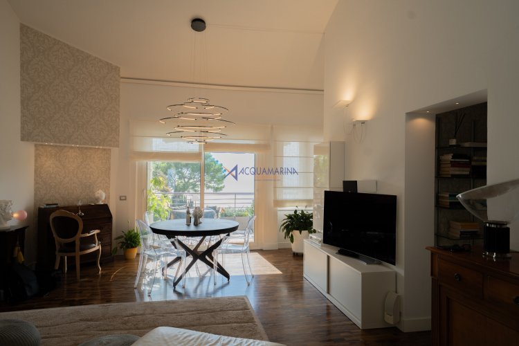 Cipressa : villa jumelée de prestige avec vue sur la mer, piscine et parc. - foto 24