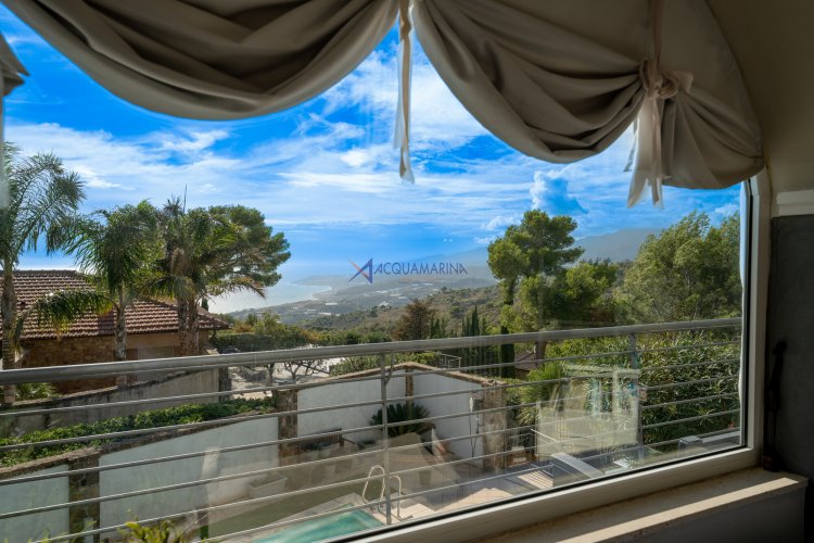 Cipressa : villa jumelée de prestige avec vue sur la mer, piscine et parc. - foto 27