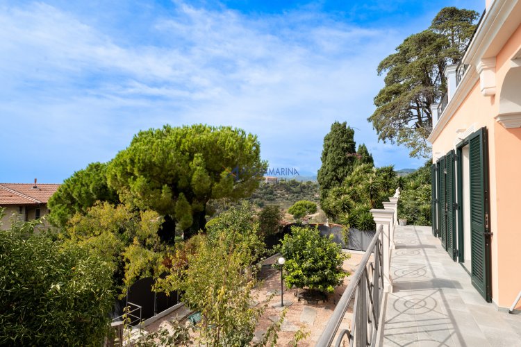 Bordighera, prestigieuse villa avec vue sur la mer et piscine. - foto 18