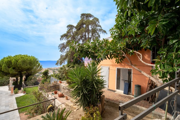 Bordighera, prestigieuse villa avec vue sur la mer et piscine. - foto 35