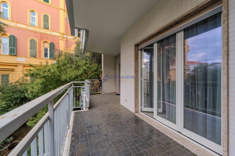Sanremo: Apartment for rent with a terrace in the city center, just a short walk from the sea! - foto 10